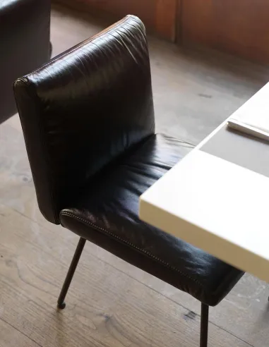 Кресло QUINTI SEDUTE GINEVRA, кожаное, на ножках, для гостей