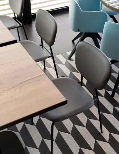 Кресло QUINTI SEDUTE OLGA, на ножках, для посетителей, в кафетерий