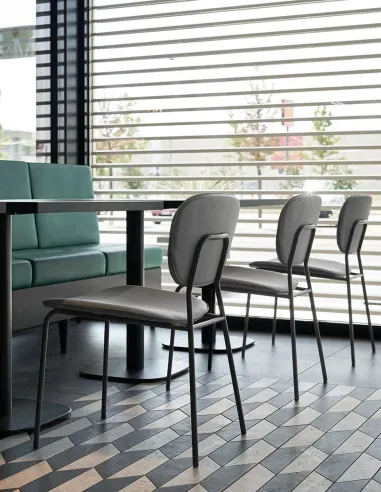 Кресло QUINTI SEDUTE OLGA, на ножках, для посетителей, в ресторан