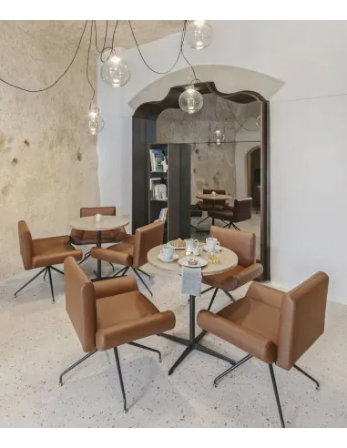 Кресло QUINTI SEDUTE GINEVRA, кожаное, на ножках, для гостей - цена Киев, Харьков, Днепр, Одесса, Львов, Черновцы, Запорожье