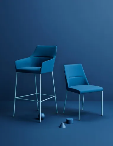 Кресло PROFIM CHIC 20H EPO4, мягкое, на ножках, для посетителей - цена Киев, Харьков, Львов, Одеса, Днепр, Винница, Ужгород