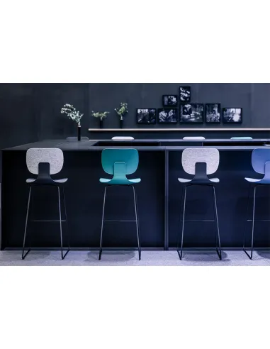 Кресло KLOBER COMEET WOOD COM 66 для посетителей, с деревянными ножками - цена Киев, Днепр, Одесса, Львов, Харьков