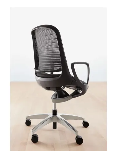 Кресло Okamura Luce Black для оператора с подлокотниками - купить Киев, Днепр, Одесса, Львов, Харьков