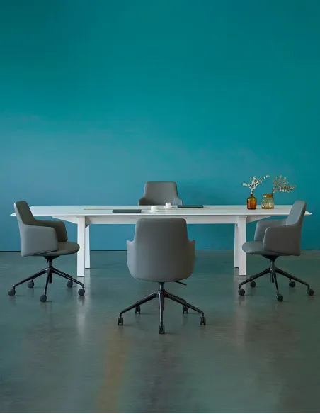 Конференц-кресло KRESLALUX FOCUS B2416 Beige, кожаное | Kreslalux