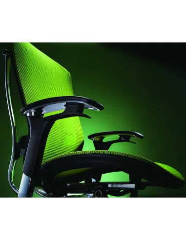 Кресло Okamura Contessa для руководителя, с колесиками для мягких покрытий, сетка