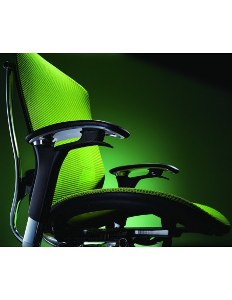 Кресло Okamura Contessa для руководителя, с колесиками для мягких покрытий, сетка