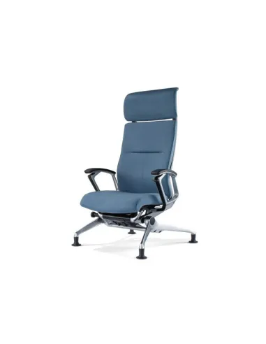 Кресло Okamura Luxos для VIP зон в велюр-тканевой обивке