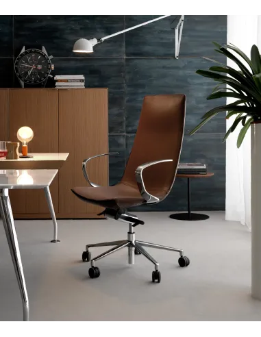 Кресло QUINTI SEDUTE AMELIE COMFORT для руководителя, кожаное
