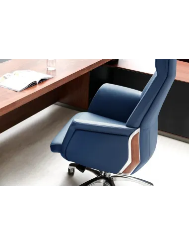 Кресло премиум-класса FORBES SILVER для руководителя, кожаное