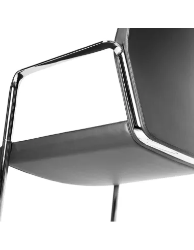 Кресло PROFIM MY TURN 21VN CHROME-O на полозьях, для посетителей, кожаное